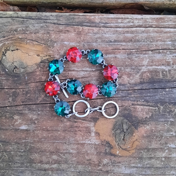 Green & Red Crystal Bracelet Pewter 💚❤ - Picture 2 of 4